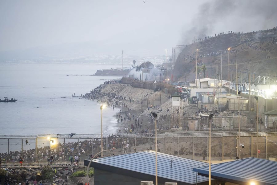 AFP 20260731 AA 31072026 2901149 v1 HighRes MigrantsArriveOnShoreAfterAttemptin scaled 1 Espanha Conecta