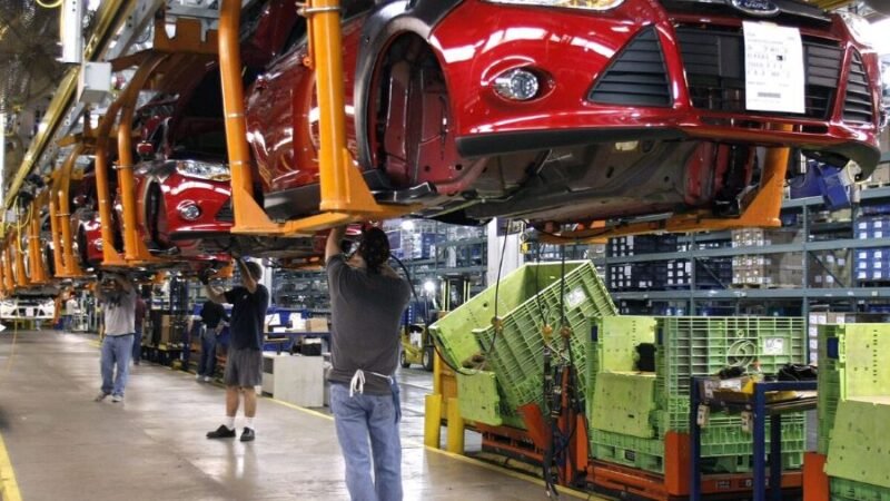 Ford e Geely anunciam parceria para produzir elétricos em Valência com presença de Sánchez