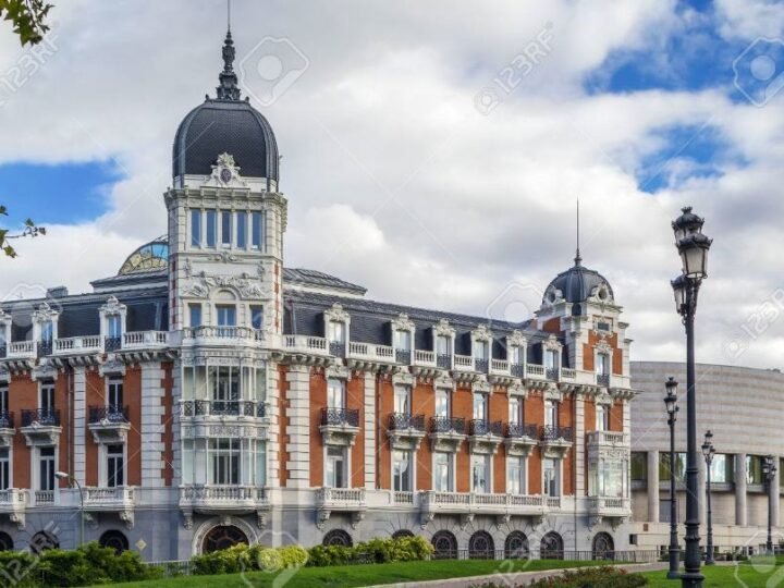 Tribunal Constitucional Trava Emendas do Senado que Mudariam Lei de Estrangeiros na Espanha