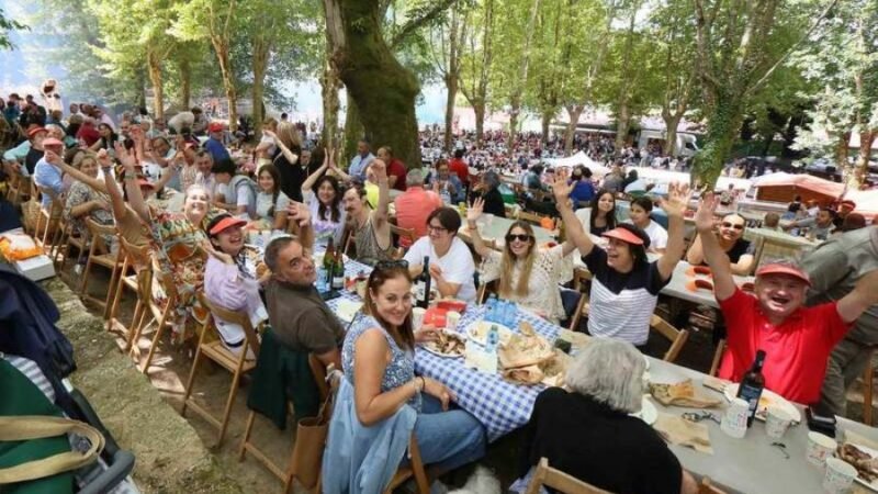 Churrasco, música e Albariño: a festa galega que faria qualquer brasileiro se sentir em casa
