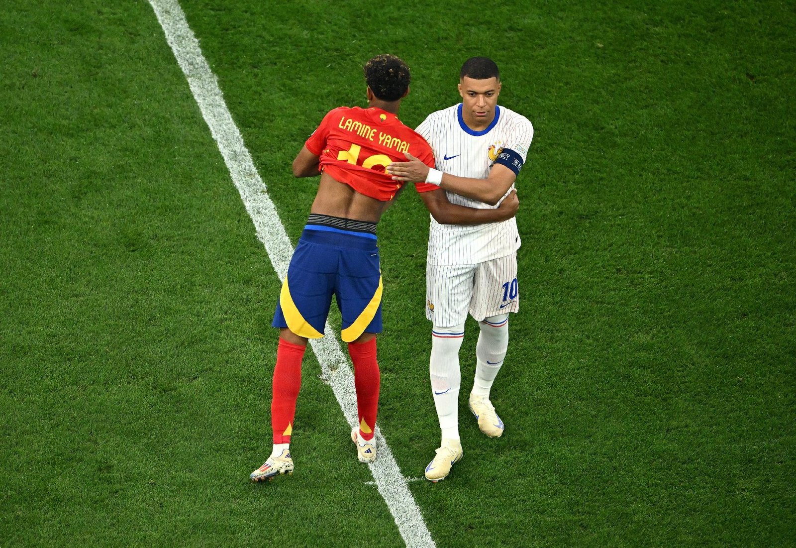 Espanha Enfrenta França nas Semifinais do Mundial 2026 com Escalação em Aberto