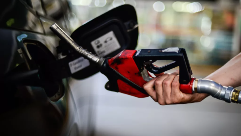 Petróleo Pode Chegar a US$ 140 no Outono e Pressionar Inflação na Espanha