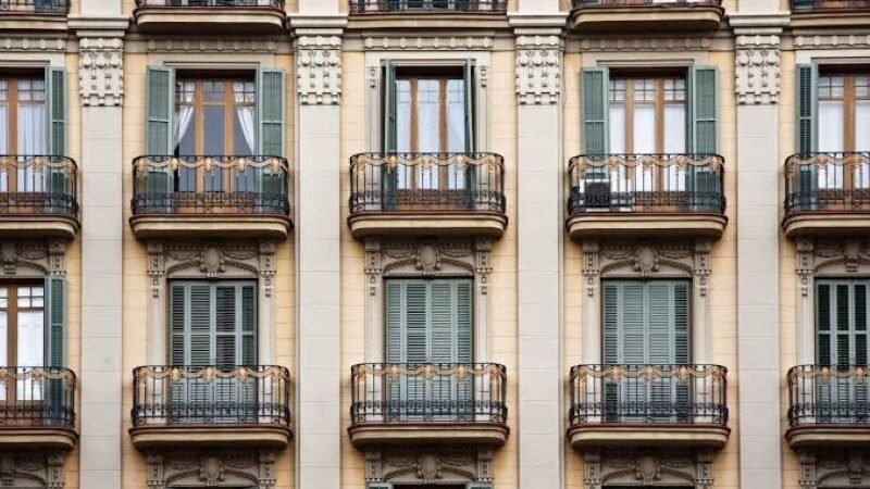 Empresas Compram Imóveis em Massa na Espanha e Quem Quer Morar no País Paga a Conta